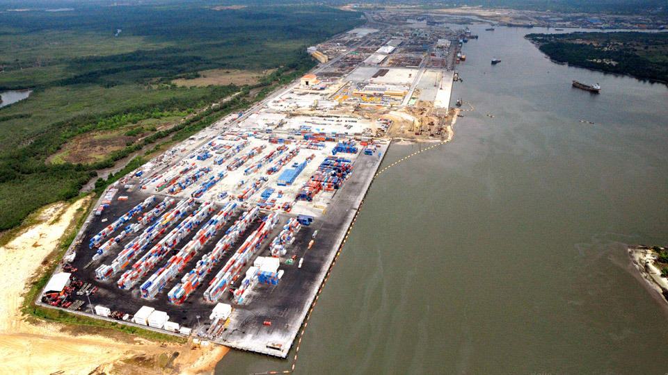 Il porto di Onne in Nigeria