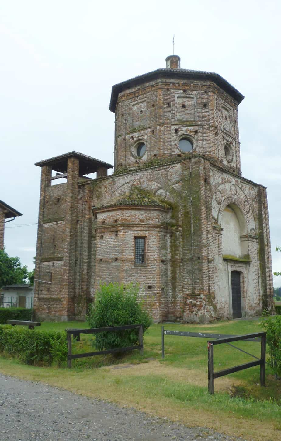 La chiesa di Rossate