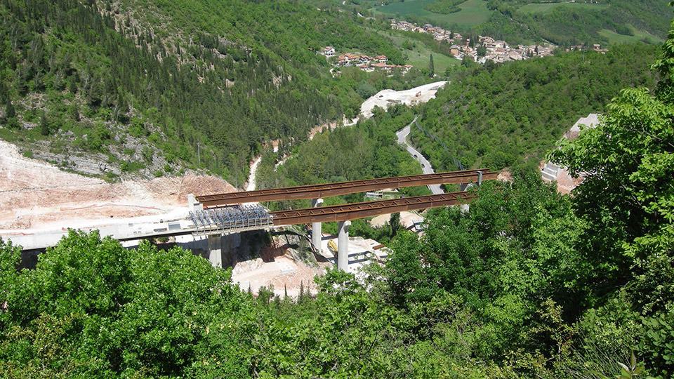 Viadotti nella Valle del Chienti con impalcati gettati in opera