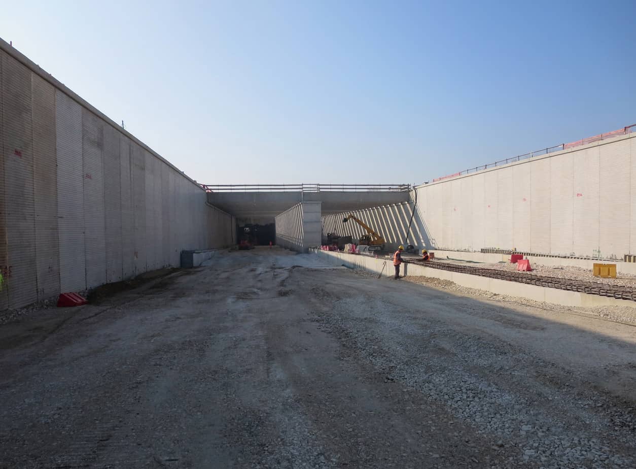 L’imbocco della galleria artificiale sotto il canale Liona (Autostrada A31)