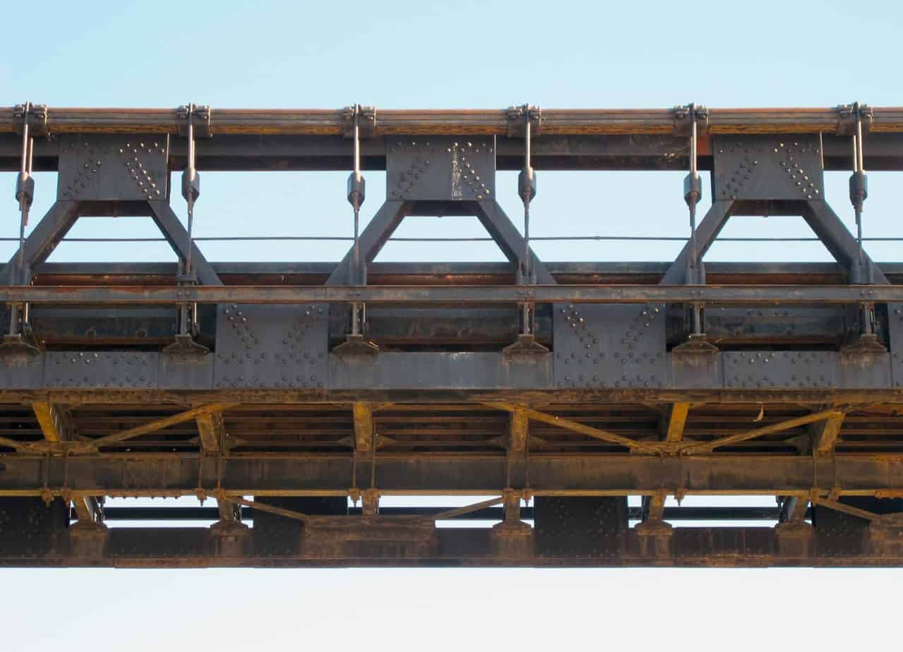 La carpenteria metallica dell’impalcato del ponte