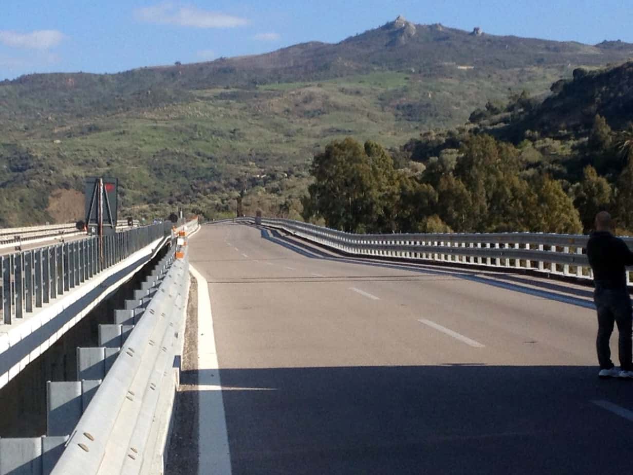 Il cedimento del viadotto Himera ha provocato la chiusura di un tratto dell’Autostrada A19 Palermo-Catania