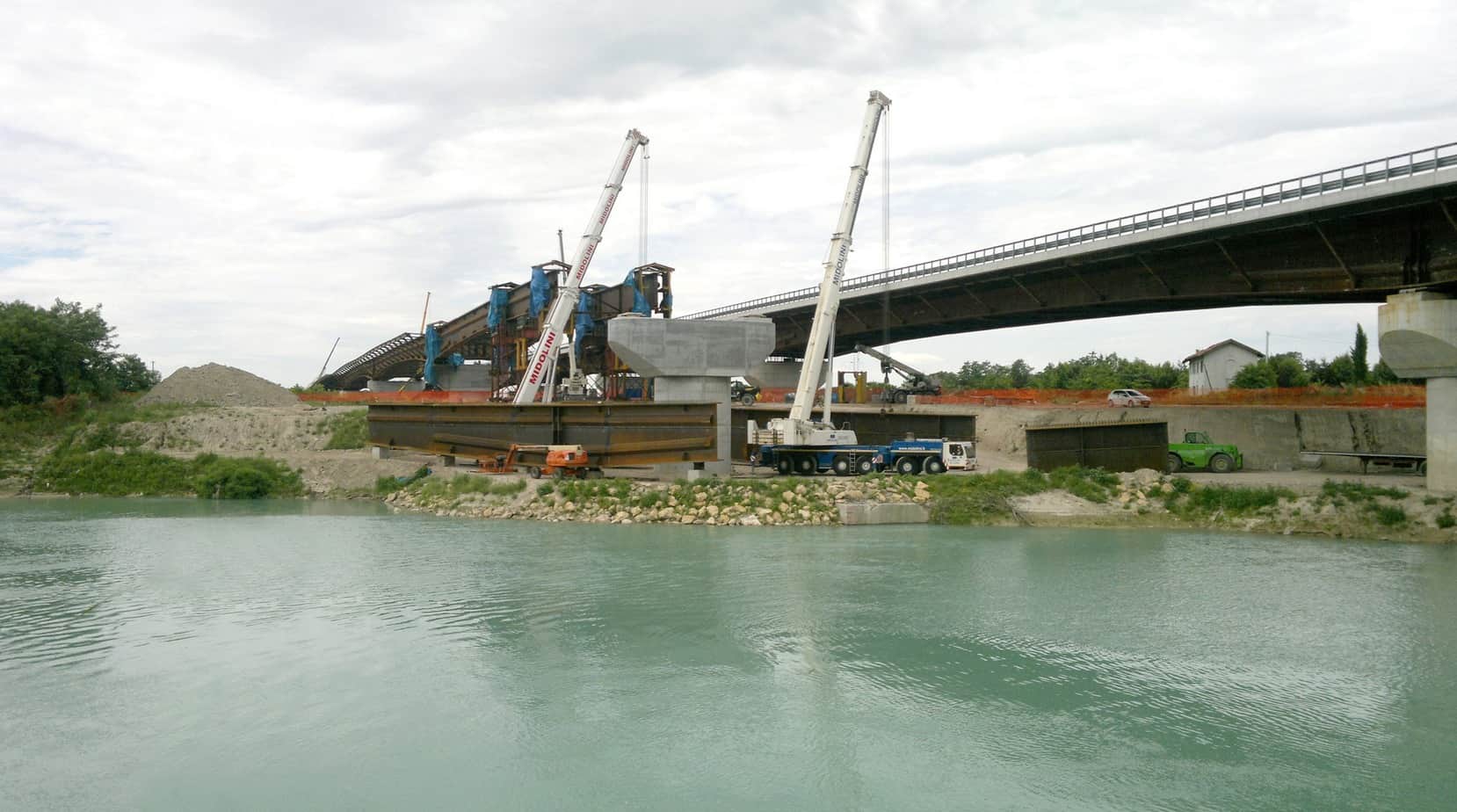 La demolizione del ponte sul fiume Piave