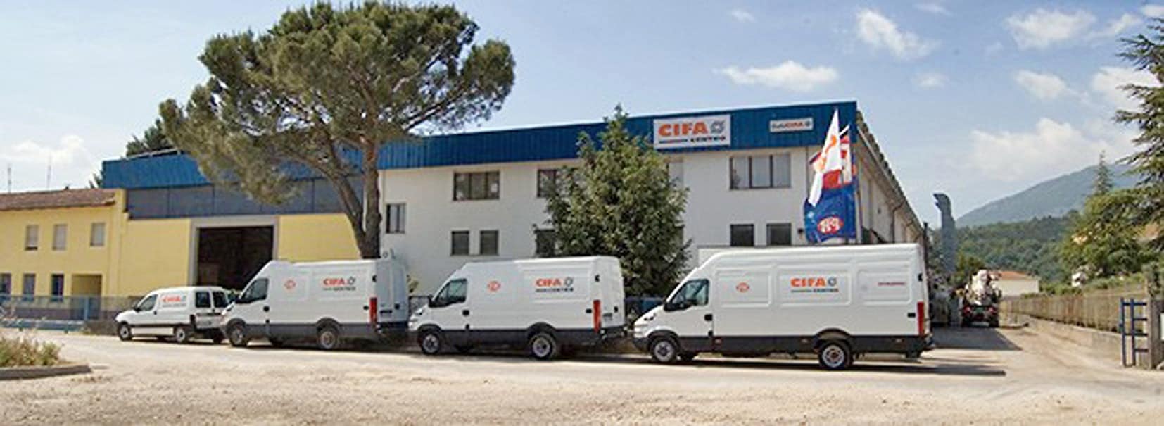 Cifacentro SpA è stata fondata nel 2000 e rappresenta un punto di riferimento in Umbria e Toscana per tutti gli operatori dei settori del calcestruzzo, dei lavori stradali e dell’edilizia in genere