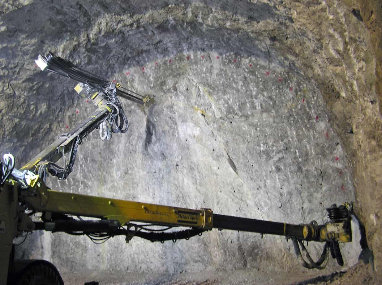 L’avanzamento dello scavo in galleria di roccia omogenea e compatta