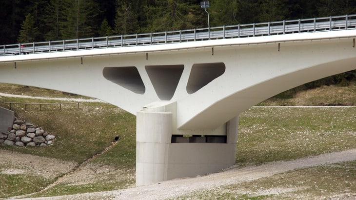 Il ponte da monte della spalla lato Cortina d’Ampezzo