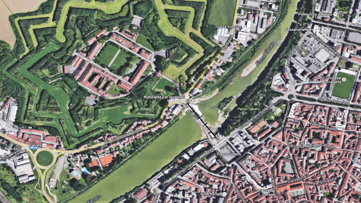 Una foto satellitare dell’area urbana d’inserimento del ponte Meier