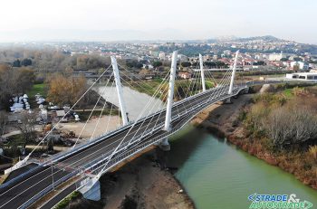 Il ponte strallato sul fiume Saline